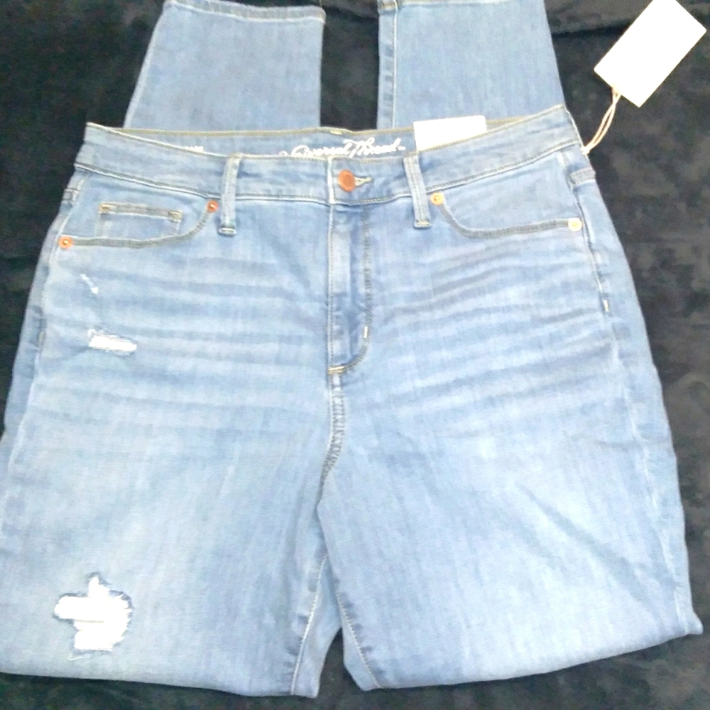 NWTs Universal Thread Ripped Skinnt Jeans